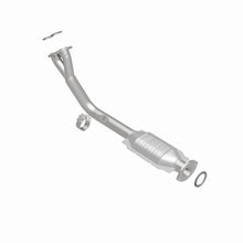 Load image into Gallery viewer, Magnaflow Conv DF 96-00 Toyota 4 Runner 2.7 - Additional View 9