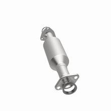 Load image into Gallery viewer, Magnaflow Conv DF 97-01 Honda CR-V 2.0L - Installation View