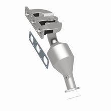 Load image into Gallery viewer, Magnaflow Conv DF BMW 3 99-00 Rear - Side View