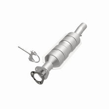Load image into Gallery viewer, Magnaflow Conv DF OEM Underbody fits 2007-2008 Ford E-350 Super Duty / 1997-1999 Ford F-250 / 1999 Ford F-250 Super Duty /...