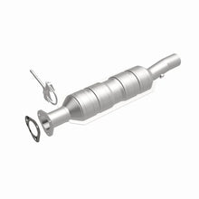 Load image into Gallery viewer, Magnaflow Conv DF OEM Underbody fits 2007-2008 Ford E-350 Super Duty / 1997-1999 Ford F-250 / 1999 Ford F-250 Super Duty /...