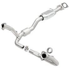 Load image into Gallery viewer, Magnaflow Conv DF OEM fits 2001-2003 Chevrolet S10 4.3L V6 / 2002-2003 Chevrolet S10 ZR5 4.3L V6 / 2001-2003 GMC Sonoma SL...