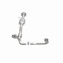 Load image into Gallery viewer, Magnaflow Conv DF OEM fits 2001-2003 Chevrolet S10 4.3L V6 / 2002-2003 Chevrolet S10 ZR5 4.3L V6 / 2001-2003 GMC Sonoma SL...