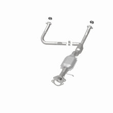Load image into Gallery viewer, Magnaflow Conv DF OEM fits 2001-2003 Chevrolet S10 4.3L V6 / 2002-2003 Chevrolet S10 ZR5 4.3L V6 / 2001-2003 GMC Sonoma SL...
