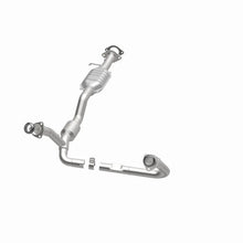 Load image into Gallery viewer, Magnaflow Conv DF OEM fits 2001-2003 Chevrolet S10 4.3L V6 / 2002-2003 Chevrolet S10 ZR5 4.3L V6 / 2001-2003 GMC Sonoma SL...