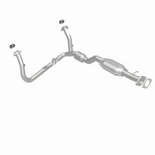 Load image into Gallery viewer, Magnaflow Conv DF OEM fits 2001-2003 Chevrolet S10 4.3L V6 / 2002-2003 Chevrolet S10 ZR5 4.3L V6 / 2001-2003 GMC Sonoma SL...
