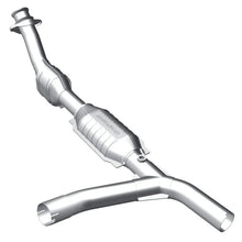 Load image into Gallery viewer, Magnaflow Conv DF OEM fits 2003 Ford E-150 4.2L / 2003 Ford E-150 Club WAGON 4.2L / 2000-2002 Ford E-150 Econoline 4.2L / ...