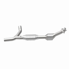 Load image into Gallery viewer, Magnaflow Conv DF OEM fits 2003 Ford E-150 4.2L / 2003 Ford E-150 Club WAGON 4.2L / 2000-2002 Ford E-150 Econoline 4.2L / ...
