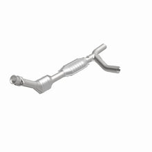 Load image into Gallery viewer, Magnaflow Conv DF OEM fits 2003 Ford E-150 4.2L / 2003 Ford E-150 Club WAGON 4.2L / 2000-2002 Ford E-150 Econoline 4.2L / ...