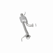 Load image into Gallery viewer, Magnaflow Conv DF Rear OEM fits 2000-2003 Toyota Tundra LIMITED 4.7L - Additional View 5