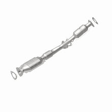 Load image into Gallery viewer, Magnaflow Conv DF Rear fits 2001 Cadillac Catera / 2003 Mercedes-Benz C230 Kompressor / 2001-2003 Saturn L300 3.0L / 2000 ...