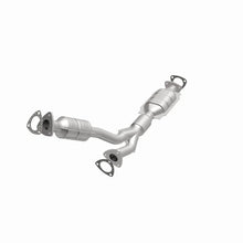 Load image into Gallery viewer, Magnaflow Conv DF Rear fits 2001 Cadillac Catera / 2003 Mercedes-Benz C230 Kompressor / 2001-2003 Saturn L300 3.0L / 2000 ...