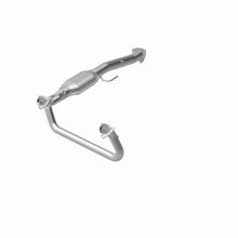 Load image into Gallery viewer, Magnaflow Conv DF fits 1996-1999 Chevrolet Astro / 1996-1997 GMC Safari / 1996-1999 GMC Safari SL / 1996-1998 GMC Safari SLX