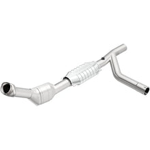 Load image into Gallery viewer, Magnaflow Conv DF fits 1997-1999 Ford E-150 Econoline / 1997-1999 Ford E-150 Econoline Club WAGON Chateau 4.6L - Main Prod...