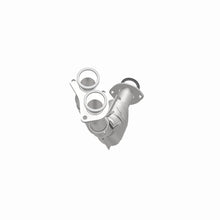 Load image into Gallery viewer, Magnaflow Conv DF fits 2000-2004 Toyota Tacoma 2.7L / 2000 Toyota Tacoma SR5 2.7L - Installation View