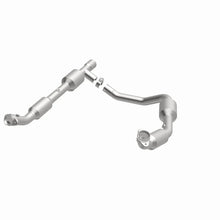 Load image into Gallery viewer, Magnaflow Conv Direct Fit fits 2006 Ford E-250 5.4L / Ford E-350 5.4L / 2005 Ford E-350 Club WAGON 5.4L / 2005-2008 Ford E...