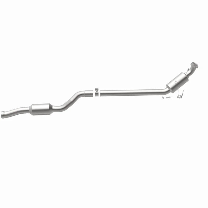 Magnaflow DF Conv fits 2013-2014 Mercedes-Benz GLK350 3.5L / 2013-2015 Mercedes-Benz GLK350 4MATIC - Side View