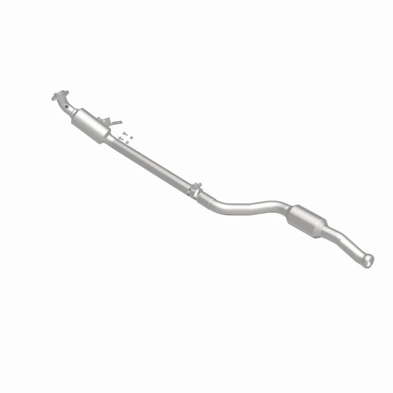 Magnaflow DF Conv fits 2013-2014 Mercedes-Benz GLK350 3.5L / 2013-2015 Mercedes-Benz GLK350 4MATIC - Installation View