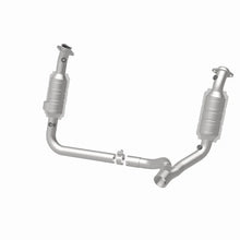 Load image into Gallery viewer, Magnaflow Direct Fit Catalytic Converter fits 2006 Dodge Ram 1500 Pickup 5.7L Solid Front Axle / 2006 Dodge Ram 1500 LARAM...