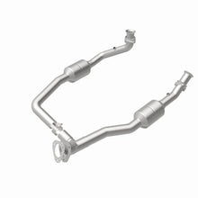 Load image into Gallery viewer, Magnaflow Direct Fit Converter fits 2003 Ford E-150 / 2003 Ford E-150 Club WAGON / 2003 Ford E-250 / Ford E-350 / 2003 For...