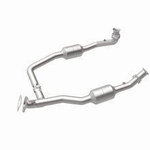 Load image into Gallery viewer, Magnaflow Direct Fit Converter fits 2003 Ford E-150 / 2003 Ford E-150 Club WAGON / 2003 Ford E-250 / Ford E-350 / 2003 For...