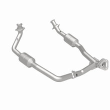 Load image into Gallery viewer, Magnaflow Direct Fit Converter fits 2003 Ford E-150 / 2003 Ford E-150 Club WAGON / 2003 Ford E-250 / Ford E-350 / 2003 For...