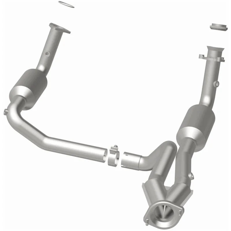 Magnaflow Direct Fit Converter fits 2007 Chevrolet Silverado 1500 Classic / GMC Sierra 1500 Classic 4.8L - Back View