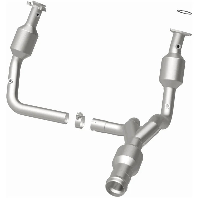 Magnaflow Direct Fit Converter fits 2015-2016 Cadillac Escalade 6.2L / 2015-2016 Cadillac Escalade ESV / 2016 Chevrolet Si...
