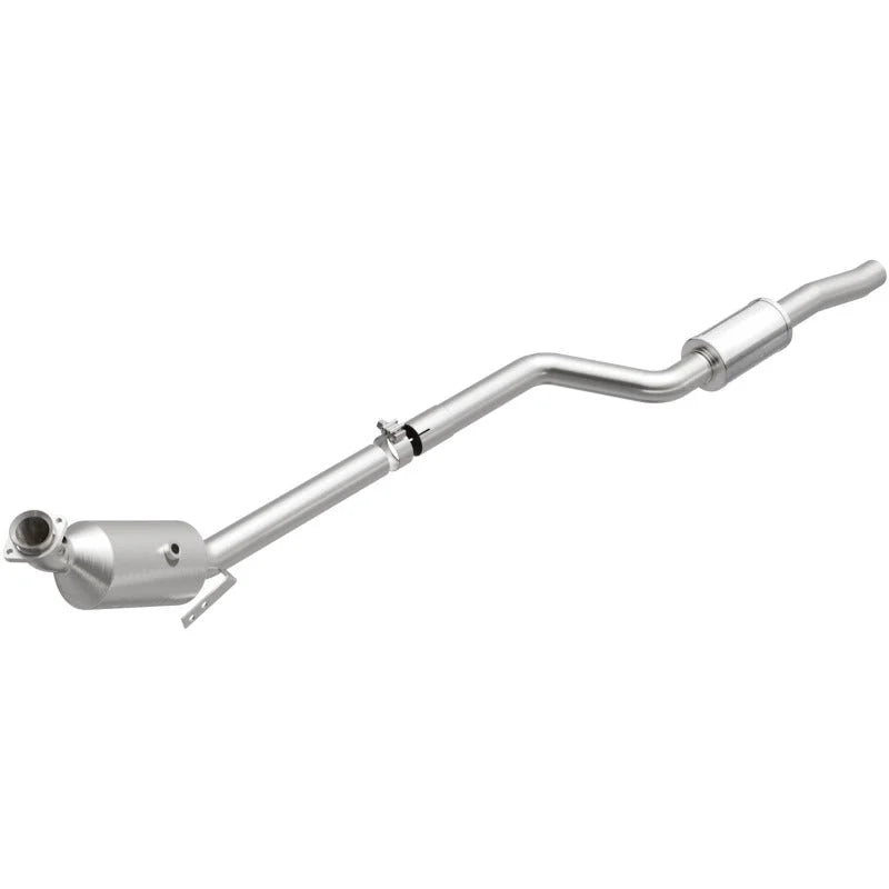 Magnaflow OEM Grade Direct Fit Catalytic Converter fits Mercedes-Benz C300 / 2011-2012 Mercedes-Benz C300 4MATIC Luxury 3.0L