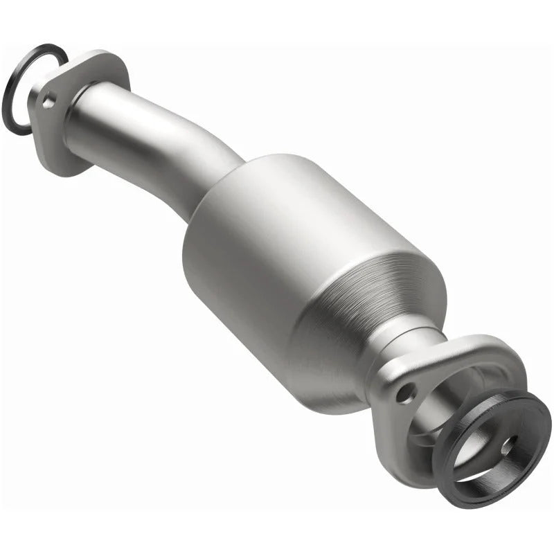 Magnaflow OEM Grade Direct-Fit Catalytic Converter fits 2017-2020 Toyota Sienna L / 2018-2020 Toyota Sienna LIMITED Premiu...