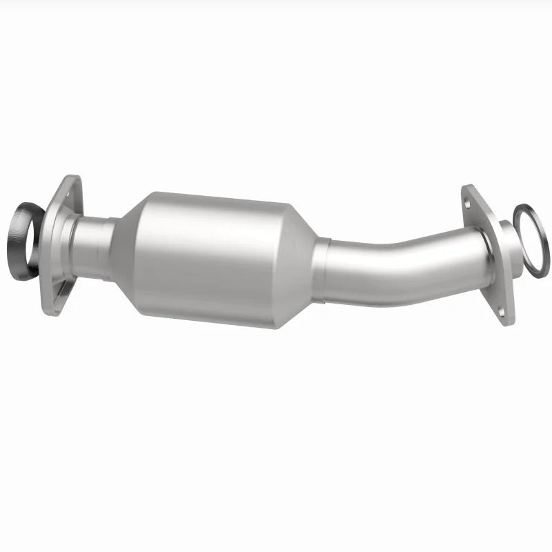 Magnaflow OEM Grade Direct-Fit Catalytic Converter fits 2017-2020 Toyota Sienna L / 2018-2020 Toyota Sienna LIMITED Premiu...