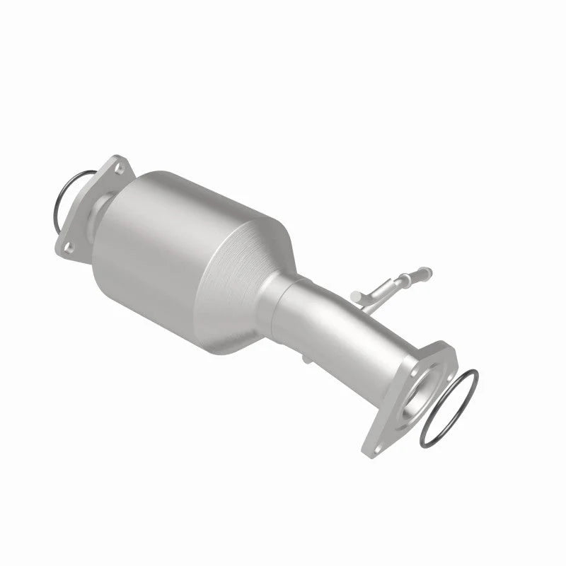 Magnaflow OEM Grade Direct Fit Converter 15-16 Honda CR-V 2.4L - Installation View