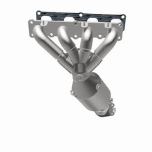 Load image into Gallery viewer, Magnaflow OEM Manifold Direct Fit Converter fits 2011-2022 Chrysler 200 / Dodge Dart / Fiat 500X / Jeep Cherokee / Jeep Co...