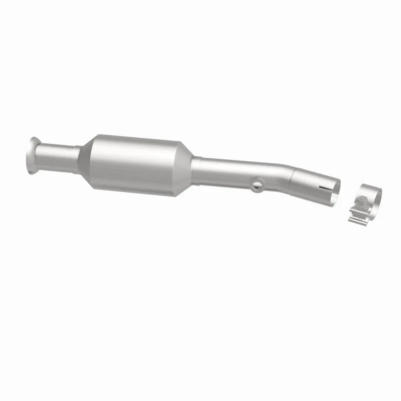 Magnaflow OEM Underbody Direct Fit Converter fits 1998-2002 Chevrolet Prizm / Toyota Corolla L4 1.8 - Back View