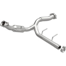 Load image into Gallery viewer, Magnaflow Right Side Converter Direct Fit fits 2015-2017 Ford F-150 5.0L / 2015-2020 Ford F-150 KING RANCH 5.0L / 2016-202...