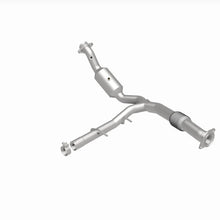 Load image into Gallery viewer, Magnaflow Right Underbody Direct Fit Catalytic Converter fits 2018-2021 Ford Expedition / 2020 2021 Ford Expedition KING /...