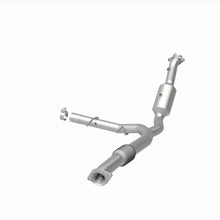 Load image into Gallery viewer, Magnaflow Right Underbody Direct Fit Catalytic Converter fits 2018-2021 Ford Expedition / 2020 2021 Ford Expedition KING /...
