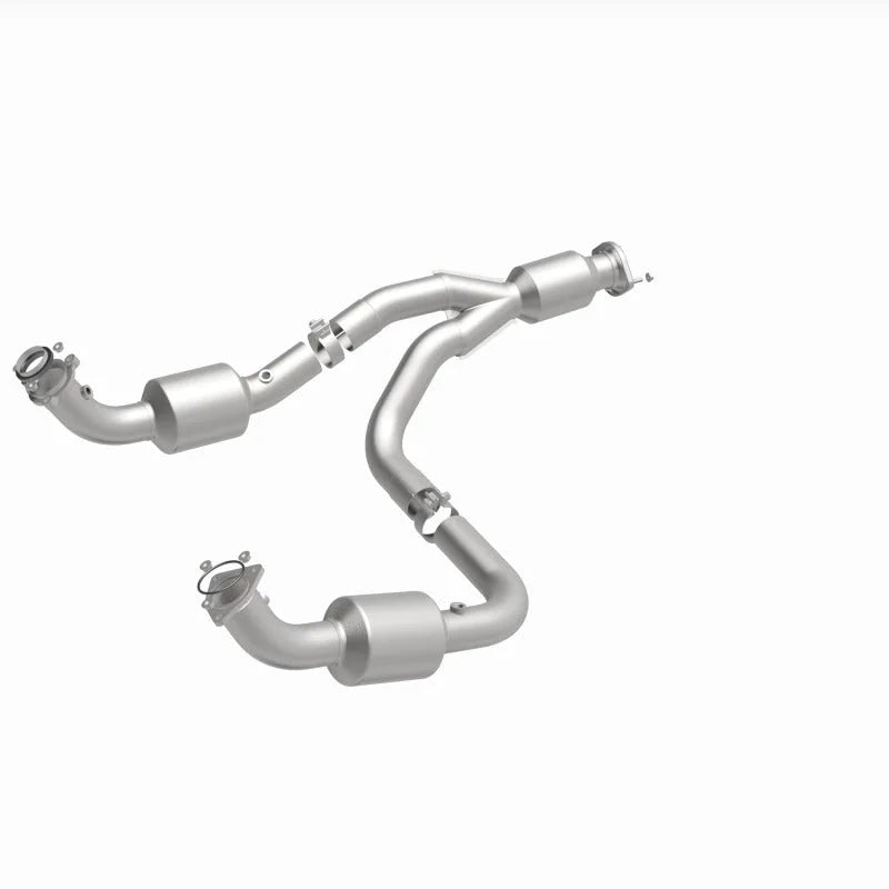 Magnaflow Underbody Direct Fit Catalytic Converter fits 2012-2020 Chevrolet Express 3500 / 2012-2020 GMC Savana 3500 6.0L - Side Vi...