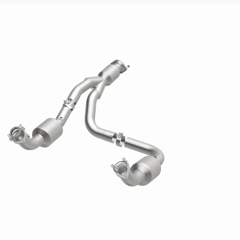 Magnaflow Underbody Direct Fit Catalytic Converter fits 2012-2020 Chevrolet Express 3500 / 2012-2020 GMC Savana 3500 6.0L - Additional View...