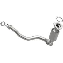 Load image into Gallery viewer, Magnaflow Underbody Direct Fit Converter fits 2007-2009 Chevrolet Equinox / Pontiac Torrent / Suzuki XL-7 3.6L - Main Prod...