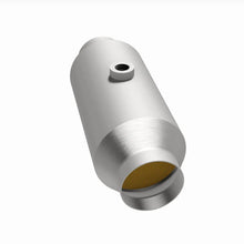 Load image into Gallery viewer, Magnaflow Universal Catalytic Converter 2.5in CA Spun Mid-Bed - Additional View 10