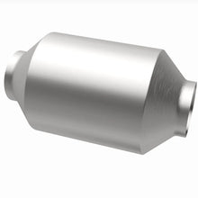 Load image into Gallery viewer, Magnaflow Universal Catalytic Converter 2.5in Spun CA fits 2005-2006 Buick Rainier / 2004-2006 Cadillac Escalade / 2004-20...