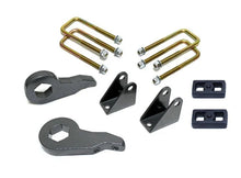 Load image into Gallery viewer, MaxTrac 01-10 GM 1500HD/2500HD/3500HD 2WD/4WD 8 Lug 2.5in/1in Torsion Key Lift Kit