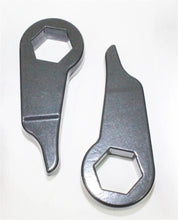 Load image into Gallery viewer, MaxTrac 2020 GM 2500/3500HD 1-3in Front Lowering Torsion Keys - Main Product View