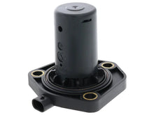 Load image into Gallery viewer, Mercedes-Benz Engine Oil Level Sensor A0011531932