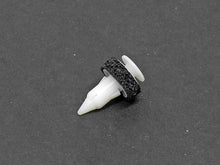 Load image into Gallery viewer, Mercedes-Benz Fastener Clip A1639881678