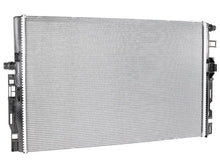 Load image into Gallery viewer, Mercedes-Benz Radiator A0995005403 - Side View