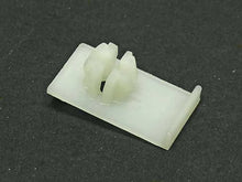 Load image into Gallery viewer, Mercedes-Benz Window Regulator Clip A1639880578