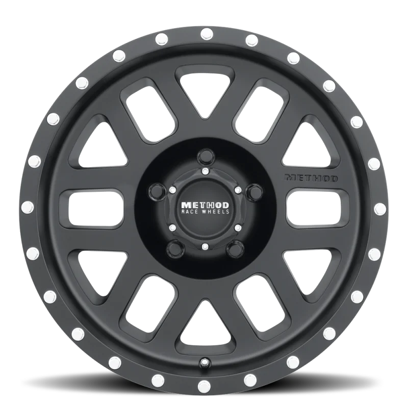 Method MR306 Mesh 17x8.5 0mm Offset 5x4.5 83mm CB Matte Black Wheel - Side View