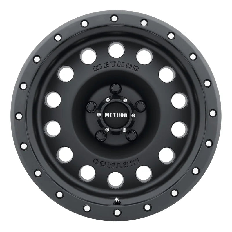 Method MR307 Hole 17x8.5 0mm Offset 5x5 94mm CB Matte Black Wheel - Side View